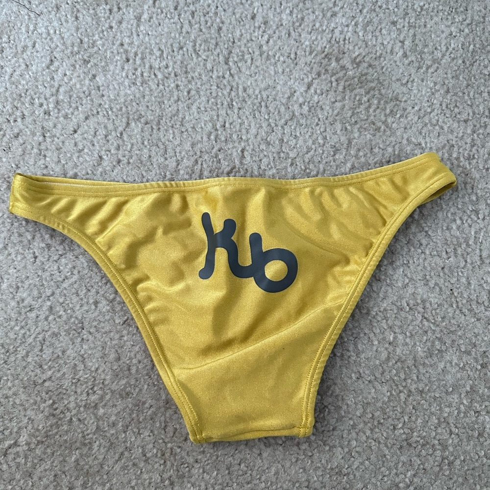 Kauai Bikini Mid Coverage in Shiny Gold